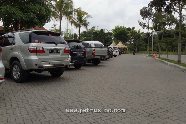 Antrian panjang di Budaya Resto pada hari Imlek Ke 2 , gagal makan