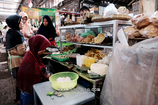wisata pasar di pasar gede hardjonegoro, pasar gede hardjonegoro, wisata pasar di solo, pasar gede hardjonegoro solo, pasar di solo