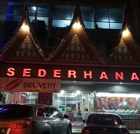 1—1.-restoran-sederhana-di-ring-road-Jl