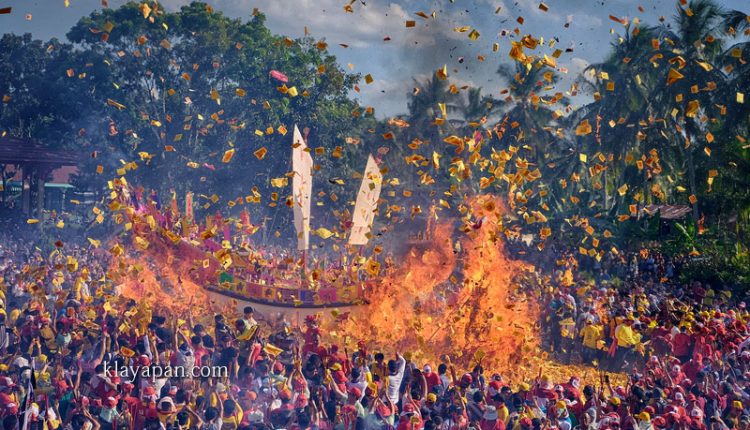 ritual tahunan, bakar tongkang 2018, siapi-api riau, ritual bakar tongkang, tradisi bakar tongkang, tradisi riau, ritual riau