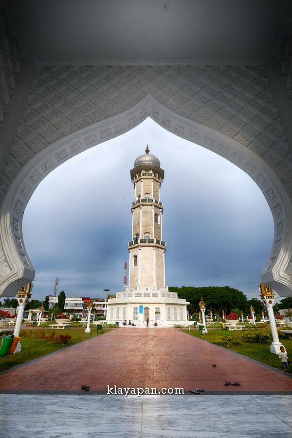 masjid baiturrahman, masjid baiturrahman aceh, keindahan masjid baiturrahman, kecantikan masjid baiturrahman, keagungan masjid baiturrahman, sejarah masjid baiturrahman, pesona masjid baiturrahman, foto masjid baiturrahman, masjid agung baiturrahman aceh, menara masjid baiturrahman aceh