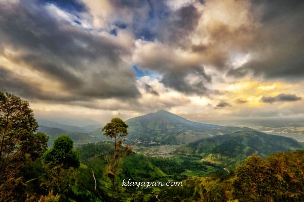 wisata menara tele, wisata menara tele sumatera utara, wisata menara tele sumut, wisata menara tele samosir, wisata menara tele danau toba, menara tele, menara tele sumatera utara, menara tele sumut, menara tele samosir, menara tele danau toba, deskripsi tentang menara tele, sejarah menara tele, rute medan ke menara pandang tele, jalan menuju tele samosir, jarak medan ke tele samosir, jalan tele pangururan, jalur tele samosir, tele samosir island, jarak tele ke pangururan
