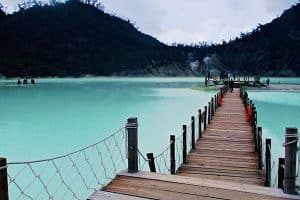 kawah putih, kawah putih ciwidey, tiket masuk kawah putih, kawah putih lembang, lokasi kawah putih, tiket masuk kawah putih ciwidey 2022, kawah putih buka atau tutup, sejarah kawah putih, larangan di kawah putih