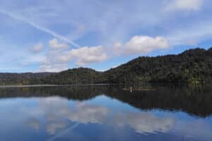 Wisata Danau Lau Kawar, Danau Lau Kawar Sumatera Utara, Keindahan Danau Lau Kawar, Liburan ke Danau Lau Kawar, Destinasi Wisata Danau Lau Kawar, Tempat Wisata Alam Danau Lau Kawar, Danau Lau Kawar, Wisata Terbaru di Sumatera Utara, Danau Lau Kawar untuk Melepaskan Stress, Tempat Wisata Yang Menyegarkan, Wisata Alam Danau Lau Kawar untuk Berkumpul Bersama Keluarga
