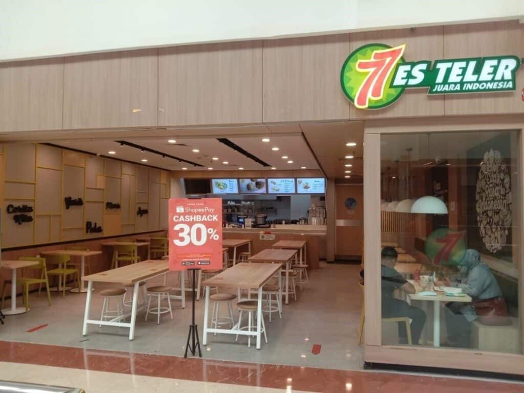 Es Teler 77, tempat makan es teler terkenal di Jakarta
