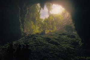 Gua Jomblang, Petualangan Gua Jomblang, Keindahan Gua Jomblang, Tips liburan ke Gua Jomblang, Akomodasi terbaik di Gua Jomblang, Wisata alam Yogyakarta, Goa Indonesia, Wisata Gua Jomblang, Gua Jomblang Yogyakarta