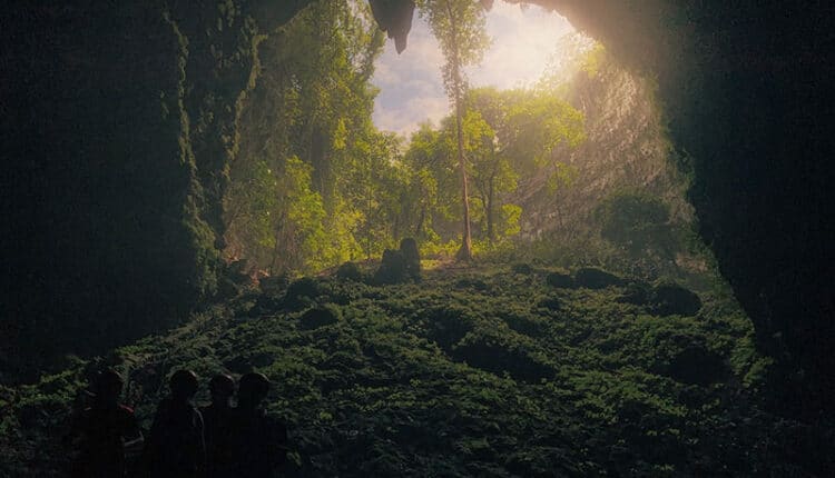 Gua Jomblang, Petualangan Gua Jomblang, Keindahan Gua Jomblang, Tips liburan ke Gua Jomblang, Akomodasi terbaik di Gua Jomblang, Wisata alam Yogyakarta, Goa Indonesia, Wisata Gua Jomblang, Gua Jomblang Yogyakarta