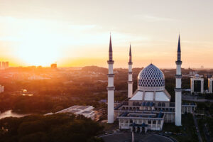 Destinasi ziarah, Wisata religi Islam, Tempat ibadah, Peninggalan sejarah, Budaya religi, Wisata spiritual, Pariwisata religi, Wisata halal, Perjalanan religi, Wisata rohani, Ziarah ke makam-makam suci, Pusat pengembangan diri, Wisata ramadan, Kunjungan ke tempat suci, Wisata umroh dan haji, Wisata religi, wisata selama ramadan, wisata religi di bulan ramadan