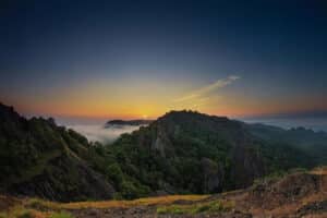 Wisata Gunung Api Purba Nglanggeran, Pemandangan Gunung Api Purba Nglanggeran, Gunung Api Purba terbesar di Indonesia, Lokasi Gunung Api Purba Nglanggeran, Aktivitas seru di Gunung Api Purba Nglanggeran, Harga tiket masuk Gunung Api Purba Nglanggeran, Rute pendakian ke Gunung Api Purba Nglanggeran, Paket liburan Gunung Api Purba Nglanggeran, Tips berkunjung ke Gunung Api Purba Nglanggeran, Keunikan Gunung Api Purba Nglanggeran