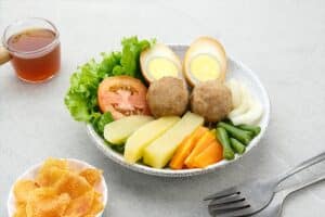 Kuliner Khas Solo, Makanan Tradisional Solo, Lezatnya Makanan Khas Solo, Warisan Kuliner Solo, Jajanan Khas Kota Solo, Kelezatan Makanan Tradisional Solo, Rasa Autentik Makanan Solo, Ragam Kuliner Khas Solo, Mengenal Makanan Legendaris Solo, Cita Rasa Unik Makanan Khas Solo, Makanan khas Solo
