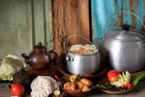 Kuliner Khas Solo, Makanan Tradisional Solo, Lezatnya Makanan Khas Solo, Warisan Kuliner Solo, Jajanan Khas Kota Solo, Kelezatan Makanan Tradisional Solo, Rasa Autentik Makanan Solo, Ragam Kuliner Khas Solo, Mengenal Makanan Legendaris Solo, Cita Rasa Unik Makanan Khas Solo, Makanan khas Solo