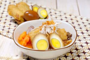 Kuliner Khas Solo, Makanan Tradisional Solo, Lezatnya Makanan Khas Solo, Warisan Kuliner Solo, Jajanan Khas Kota Solo, Kelezatan Makanan Tradisional Solo, Rasa Autentik Makanan Solo, Ragam Kuliner Khas Solo, Mengenal Makanan Legendaris Solo, Cita Rasa Unik Makanan Khas Solo, Makanan khas Solo