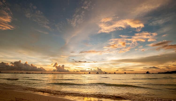 pantai boracay, aktivitas di pulau boracay, akomodasi di boracay, restoran boracay, nightlife di boracay, kegiatan air di pulau boracay, harga liburan boracay, pantai pasir putih di boracay, pengalaman menyelam di boracay, transportasi ke boracay, aktivitas romantis di boracay, pemandangan alam di pulau boracay, pulau boracay untuk keluarga, pantai terkenal di boracay, budaya dan sejarah boracay, kegiatan petualangan di boracay, pantai pantai di pulau boracay, pantai pantai tersembunyi di boracay, boracay selama musim liburan, kegiatan ekologi di boracay
