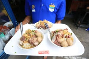 wisata kuliner unik, wisata kuliner di indonesia, wisata kuliner di jakarta, wisata kuliner di bandung, wisata kuliner di yogyakarta, wisata kuliner di surabaya, wisata kuliner di bali, wisata kuliner unik di jakarta, wisata kuliner unik di bandung, wisata kuliner unik di yogyakarta, wisata kuliner unik di surabaya, wisata kuliner unik di bali, sate kelinci di senayan, mie kocok cibadak, gudeg yu djum, lontong balap pak gendut, babi guling ibu oba