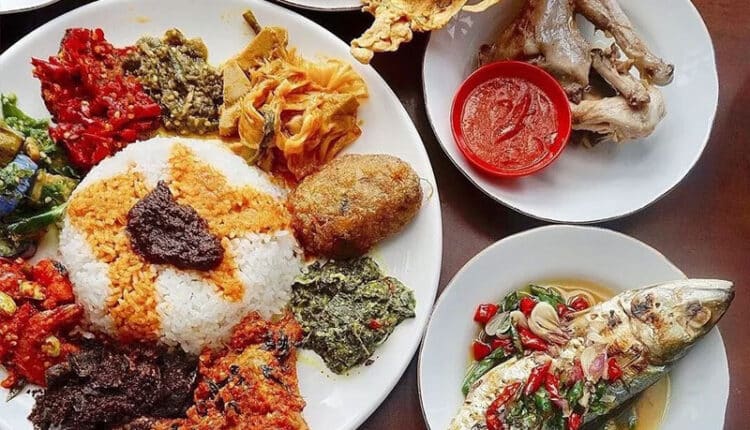 rumah makan Padang Medan, kuliner Padang Medan, restoran Padang Medan, makanan Padang Medan, masakan Padang Medan, nasi Padang enak di Medan, rekomendasi nasi Padang Medan, tempat makan nasi Padang Medan
