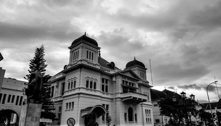 Tempat wisata anak di Yogyakarta, Destinasi edukasi di Yogyakarta, Taman Pintar Yogyakarta, Museum Anak Kolong Tangga, Kebun Binatang Gembira Loka, Desa Wisata Pentingsari, De Mata Trick Eye Museum, Jogja Bay Pirates Adventure Waterpark, Museum Dirgantara Mandala, Wisata edukasi keluarga Yogyakarta