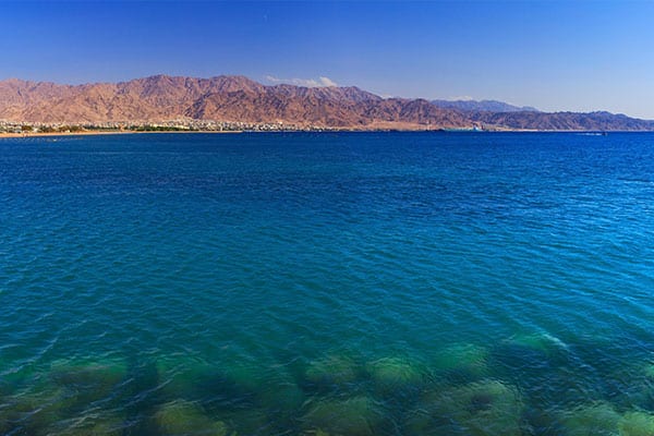 Kota kuno Petra, Gurun Wadi Rum Yordania, Floating Laut Mati, Wisata sejarah Yordania, Pemandangan Petra malam hari, Camp di gurun Wadi Rum, Sunset di Laut Mati, Arsitektur kuno Yordania, Tebing batu merah Petra, Desert safari Wadi Rum, Lumpur Laut Mati, Ruins Romawi di Jerash, Snorkeling di Aqaba, Citadel Amman, Budaya Badui Yordania