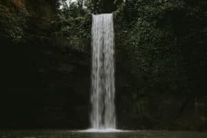 Air Terjun Terindah di Indonesia, Lokasi Air Terjun Tersembunyi di Indonesia, Air Terjun Populer Pulau Jawa, Wisata Alam Air Terjun Eksotis, Tips Berkunjung ke Air Terjun Indonesia