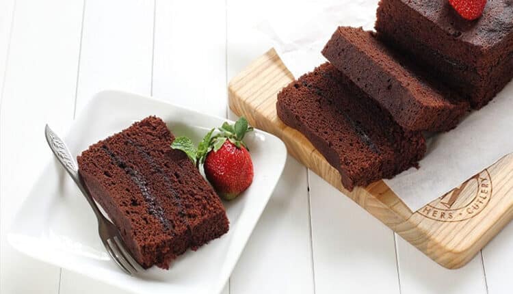 makanan khas bandung, mie kocok kikil sapi khas Bandung, batagor Bandung dengan bumbu kacang, seblak pedas khas Bandung isi lengkap, cuanki Bandung kuah kaldu gurih, nasi timbel Sunda khas Bandung, lotek dan karedok segar khas Bandung, cireng dan cimol camilan khas Bandung, tahu gejrot dan tahu jeletot pedas, peuyeum dan colenak oleh-oleh Bandung, brownies kukus dan bolen pisang Bandung