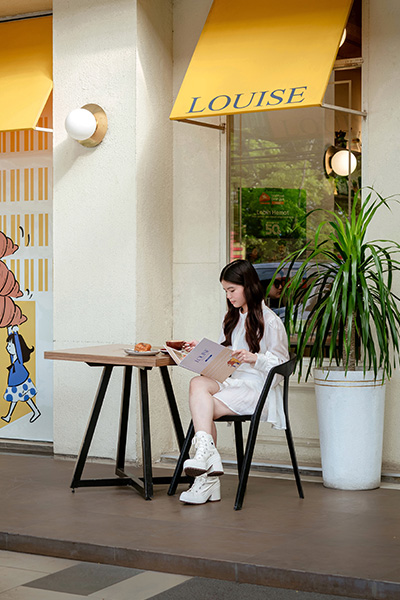 Area outdoor Louise Bakehouse di Jalan T. Amir Hamzah Medan