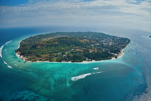 Air laut jernih Gili Trawangan destinasi wisata Lombok