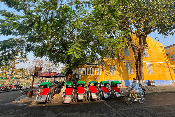 Xích lô becak tradisional di Kota Tua Hoi An Vietnam